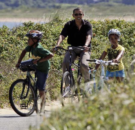obama-helmetless1