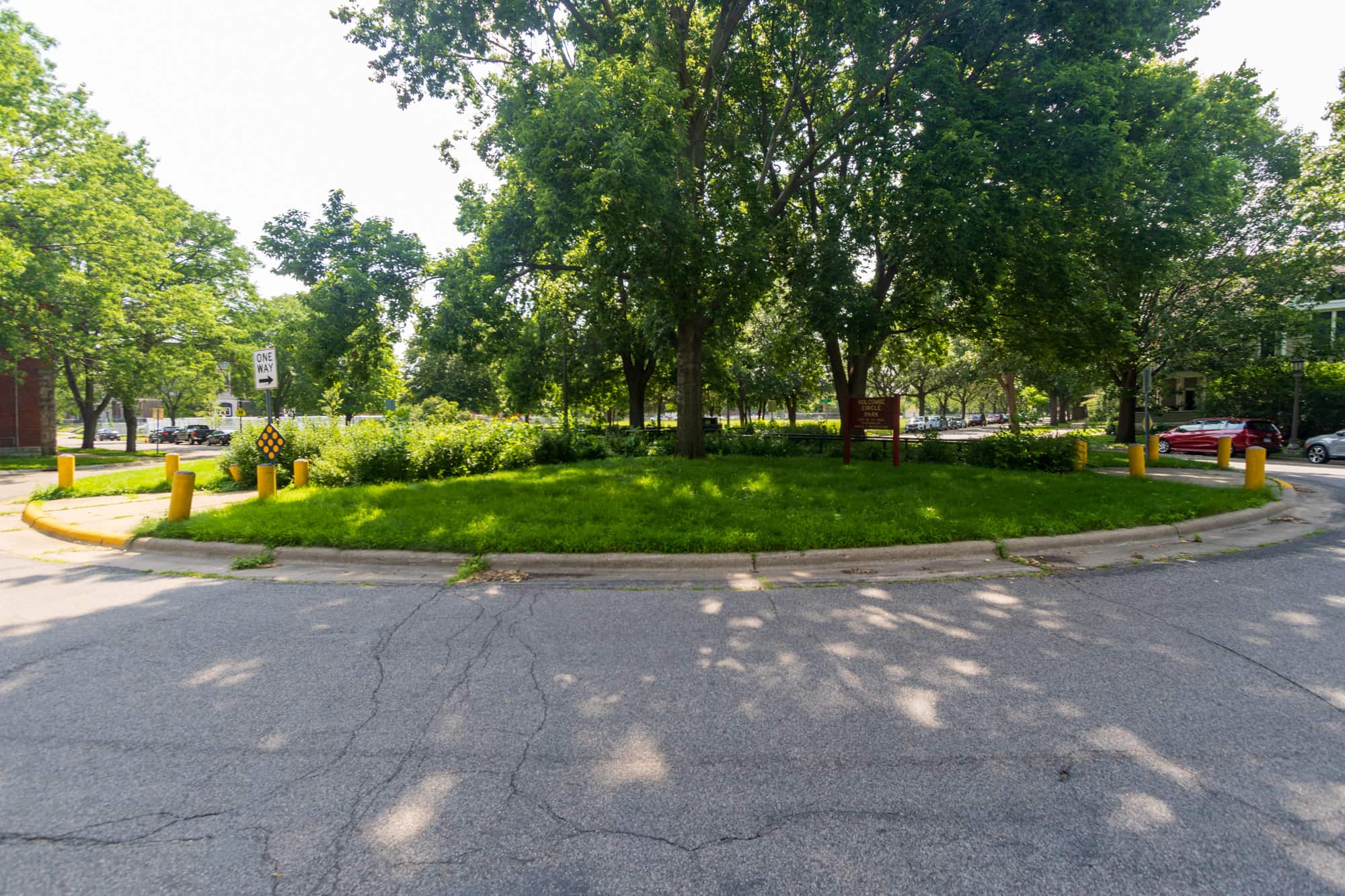Holcombe Circle Park, Laurel Street and St. Albans Street North