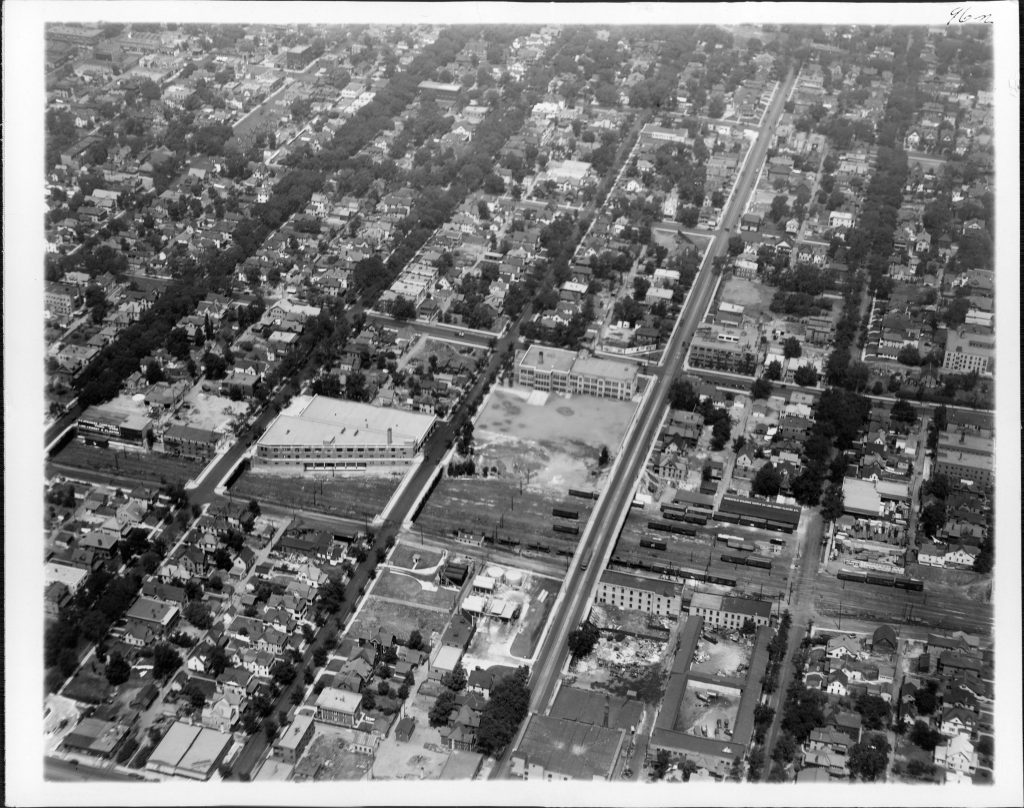 Aerial photograph from the 1920s of the Clinton School and train yard from 3rd and 5th avenues.