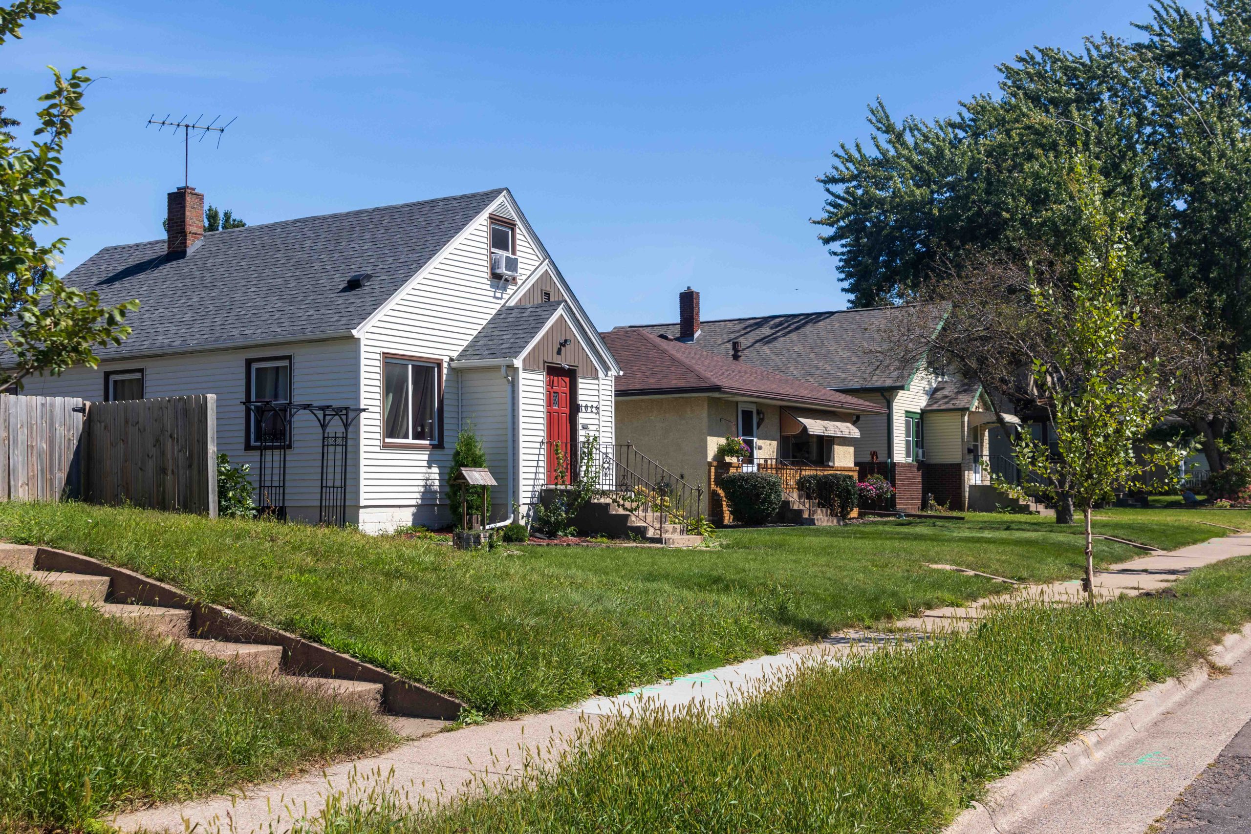 3 homes on the 1000 block of Cook Ave. East