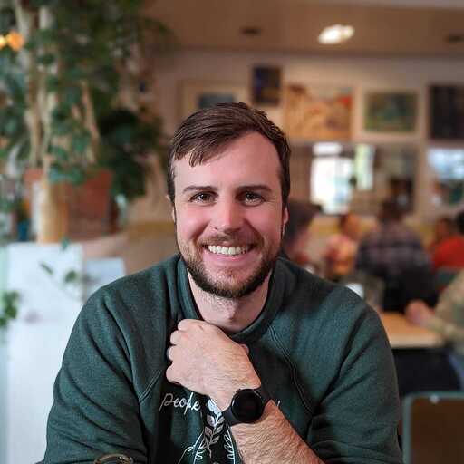headshot profile of Erik Noonan