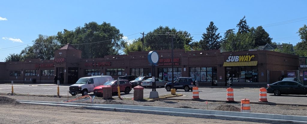 Strip mall Rice Street Front Avenue Saint Paul